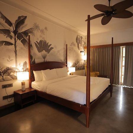 Prasanthi Hotel Kollam Exterior foto