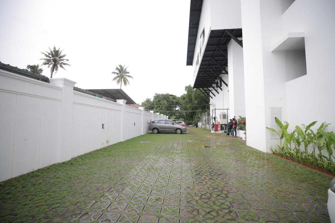 Prasanthi Hotel Kollam Exterior foto